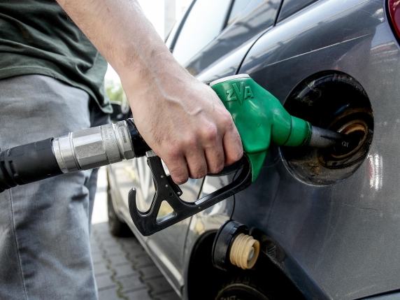 Carburanti, prorogato fino al 10 settembre lo sconto di 17 centesimi sul diesel: «Poi aiuti mirati»