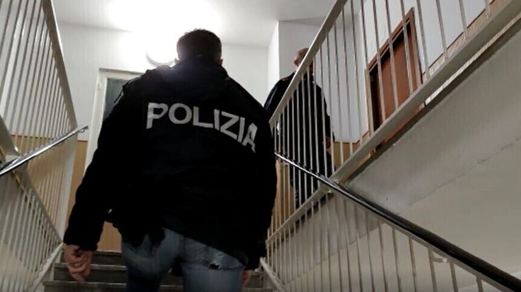 Uccide i due fratelli nel ristorante di famiglia nel beneventano. Poi si toglie la vita