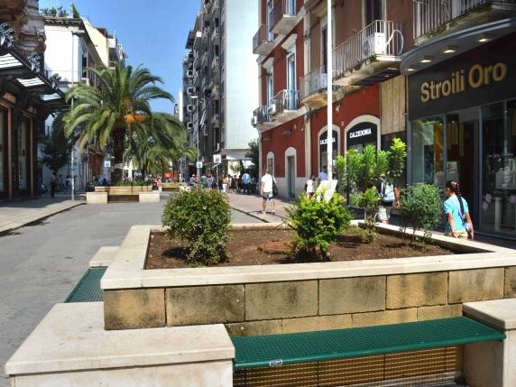 Commercio in crisi: in Puglia chiuse oltre seimila attività negli ultimi sei anni. Affari in calo per un miliardo