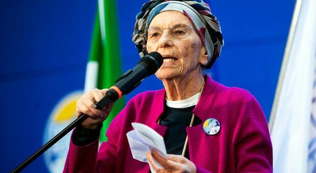 «Emma Bonino è in condizioni delicate». Il medico Claudio Santini: «No a notizie incontrollate, solo bollettini medici»