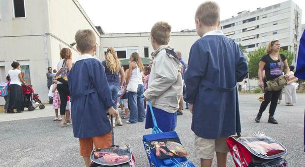 Scuola, rientro a scaglioni: assegnate tutte le cattedre, nodo trasporti e refezione