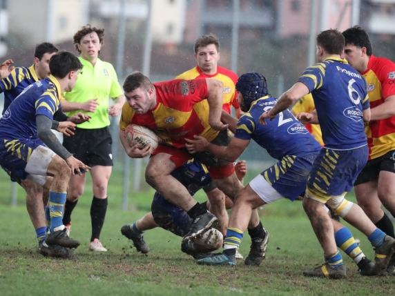 Bergamo, notte in tenda per il Rugby Bergamo, poi l'allenamento con tour culturale in Città Alta