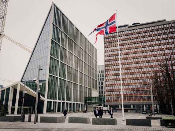 Il fondo norvegese vuole tagliare 80 miliardi di Treasury: è una fuga dagli Stati Uniti?