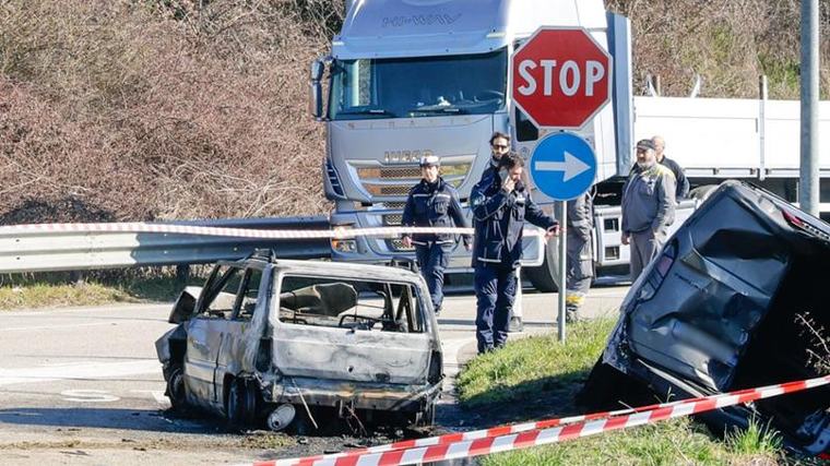 Codice della strada, stangata per i recidivi e multe ai pedoni sulle strisce con il cellulare