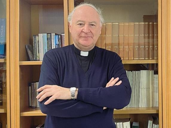 L'arcivescovo Renzo Pegoraro: «Dal mio Veneto è partito un segnale politico sbagliato. Ma sul fine vita dico sì a una legge nazionale»