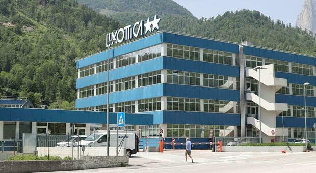 Luxottica, sì al trasferimento del 25 per cento di Delfin: sono più liberi gli eredi di Del Vecchio