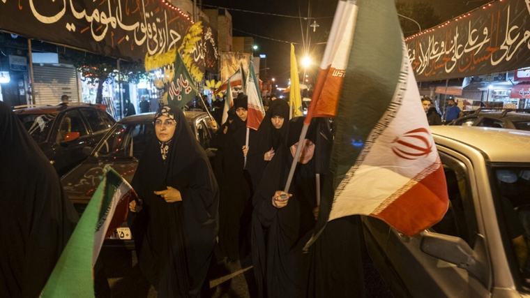 La storia delle gemelle Rahimi in Iran: una condannata a morte, l'altra a 25 anni di carcere