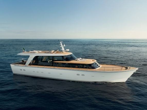 Sanlorenzo presenta «SHE» al Salone Nautico di Cannes: 25 metri dal fascino anni 60’ e cuore tecnologico