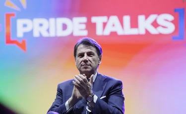 Giuseppe Conte, bordata del piddino Sensi: "Quando parla, al Cremlino stappano la vodka"