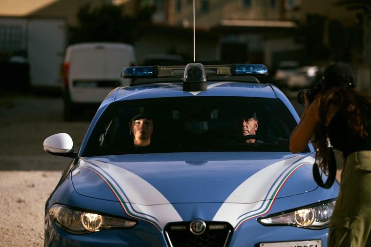 Arrestato grazie a Youpol, l’app che consente di fare segnalazioni alla polizia. Nello scooter aveva soldi e droga