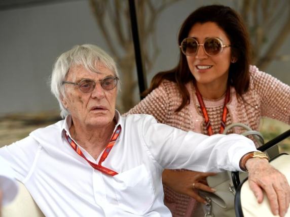 Bernie Ecclestone arrestato a 95 anni: aveva un fucile a bordo di un aereo
