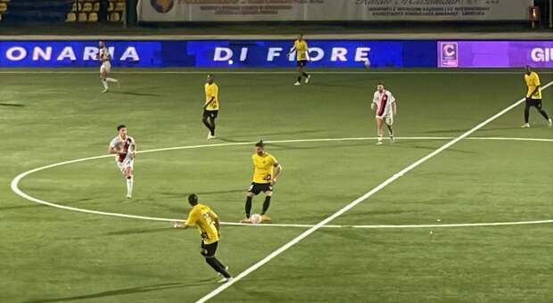 Giugliano-Sorrento: 0-2: arbitro perde conoscenza in campo, partita sospesa per 15 minuti