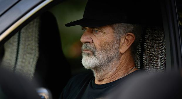 Mel Gibson: «Avevo tre amici malati di cancro, stadio 4. Ora sono guariti», e le vendite dei farmaci aumentano del 99.5%