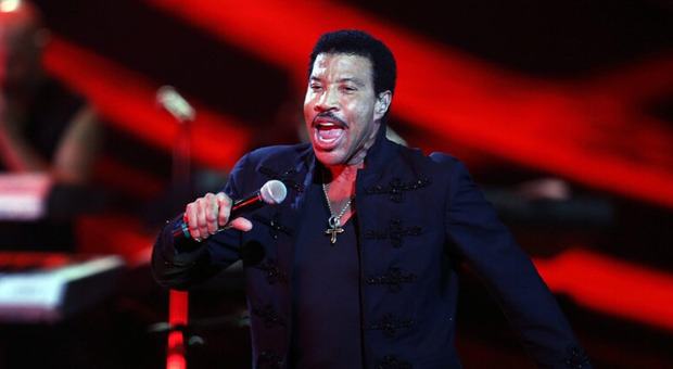 Lionel Richie ricoverato, è in terapia intensiva: malore dopo l'ultimo concerto per la star di «All Night Long»