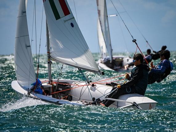 Vela in doppio, il golfo di Manfredonia teatro di sei giorni di regate con i campionati italiani giovanili