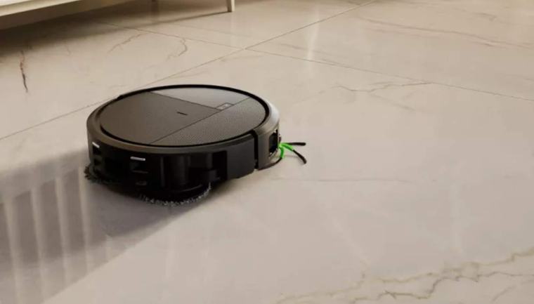 Robot aspirapolvere crolla di prezzo