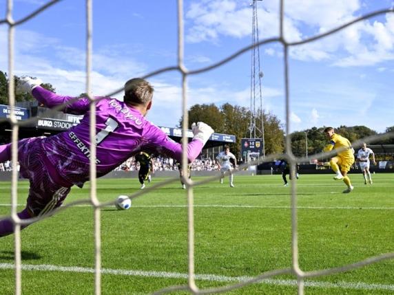 Koeman jr nella storia in Olanda, segna una doppietta da portiere: rigore decisivo al 101'