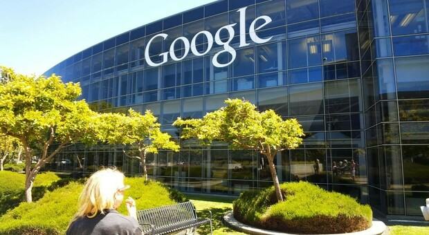 Maxi multa Ue da 890 milioni a Google, nel mirino Search e Play Store