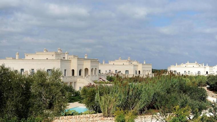 Borgo Egnazia vale 366 milioni: Melpignano allunga il debito e prepara nuovi investimenti