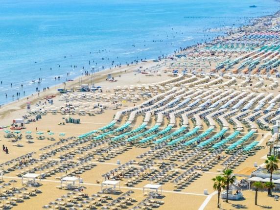 Concessioni balneari, stop alle proroghe: il Consiglio di Stato impone le gare entro il 2027 (e niente indennizzi automatici)