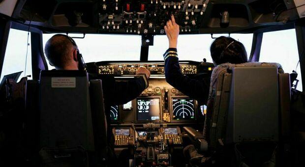 Quanto guadagna un pilota di aerei? Stipendi fino a 320mila euro: ecco con quale compagnia