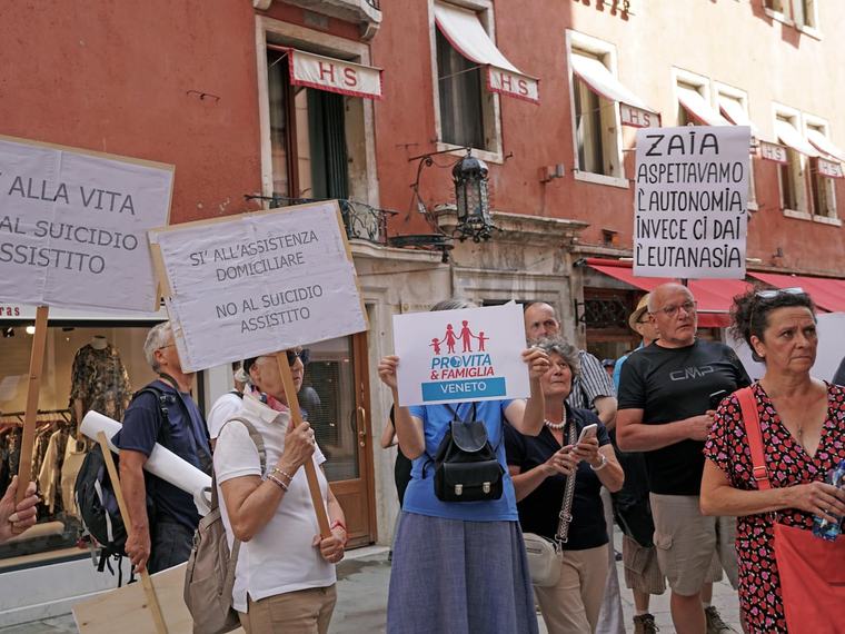 ll Veneto vota, centrodestra diviso. La battaglia di Zaia: “Un atto di civiltà”