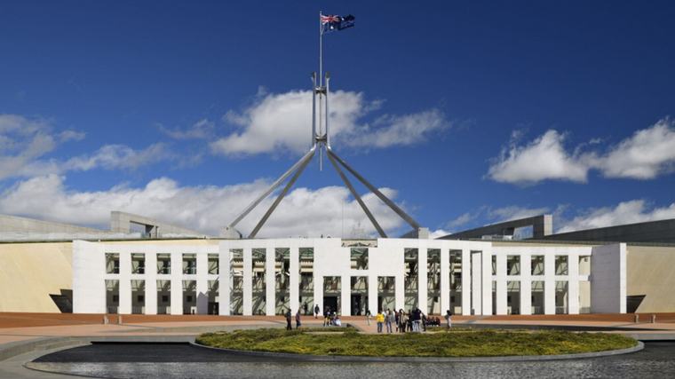 Il Parlamento australiano è invaso da studi inventati dall'IA