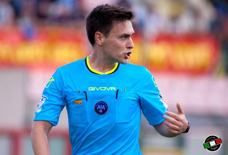 Arbitri aretini sugli scudi, lunedì debutto in campionato per l'arbitro di C Juri Gallorini