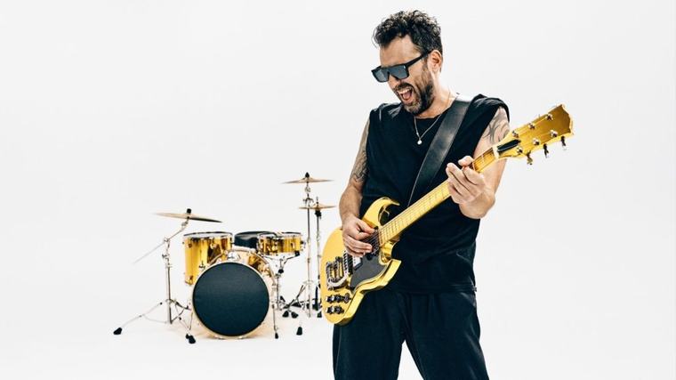 “Amateur” è il nuovo album di Cesare Cremonini realizzato “senza intelligenza artificiale”