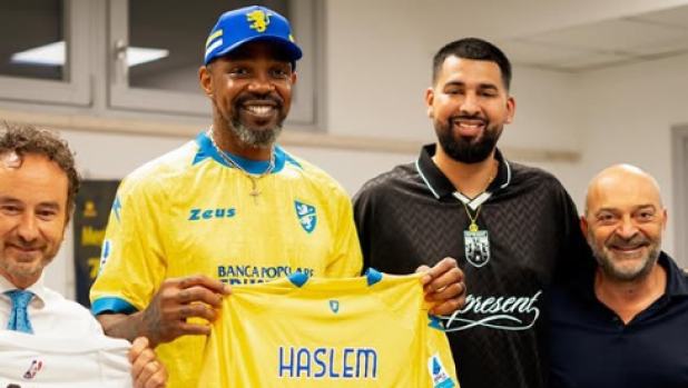 L'incontro che non ti aspetti. l'ex stella Nba Udonis Haslem con la maglia del... Frosinone