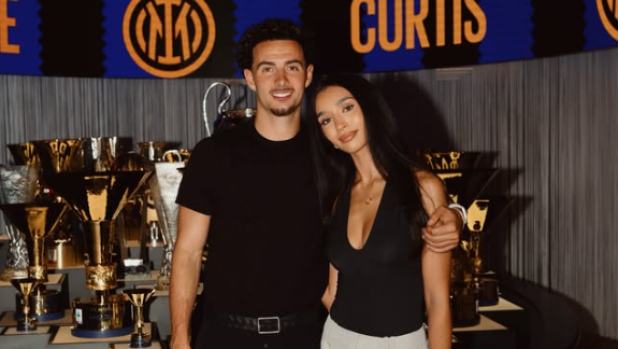 Inter, Lautaro segna, Chivu abbraccia Jones e... la compagna di Curtis celebra San Siro!