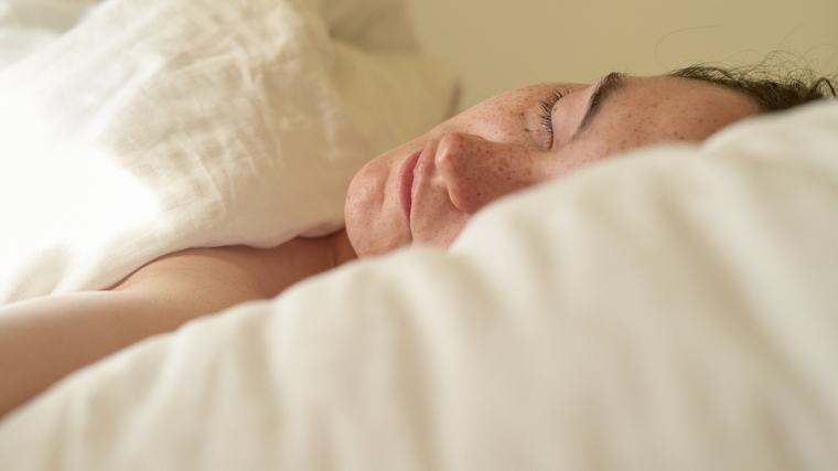 La scienza sfata il 'mito' delle 8 ore a notte, prima si dormiva meno