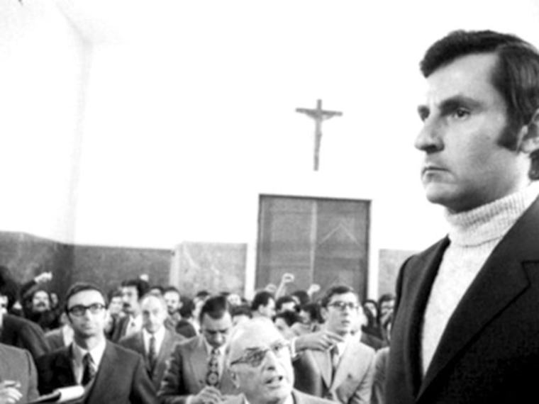 Il padre e i suoi assassini. Equilibrismi e contraddizioni