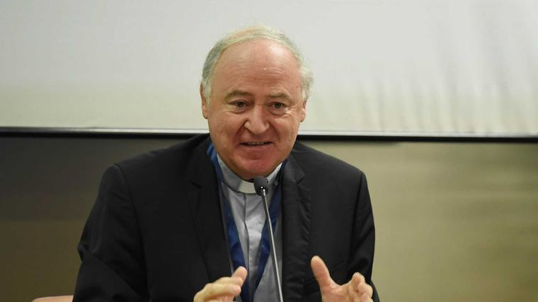 Pegoraro (Pontificia Accademia per la Vita): nessuna resa al suicidio assistito, meno armi più cure