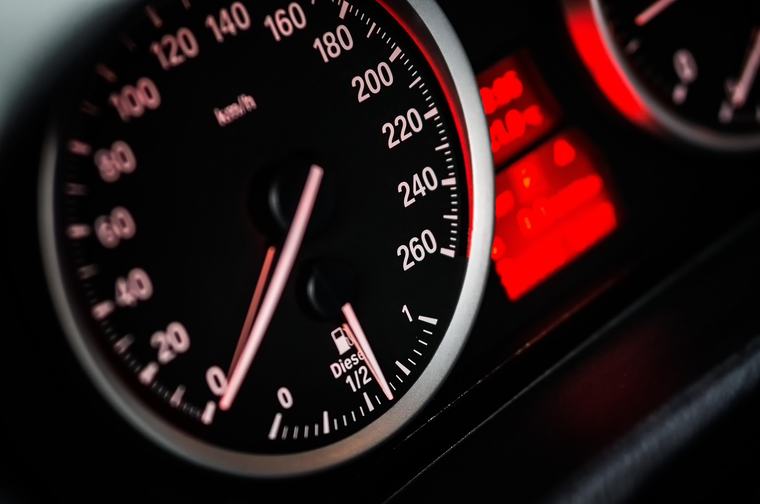 Rc auto in Toscana, prezzi in calo, ma resta la quarta regione più cara. Prato ancora in testa con oltre 900 euro di premio annuo