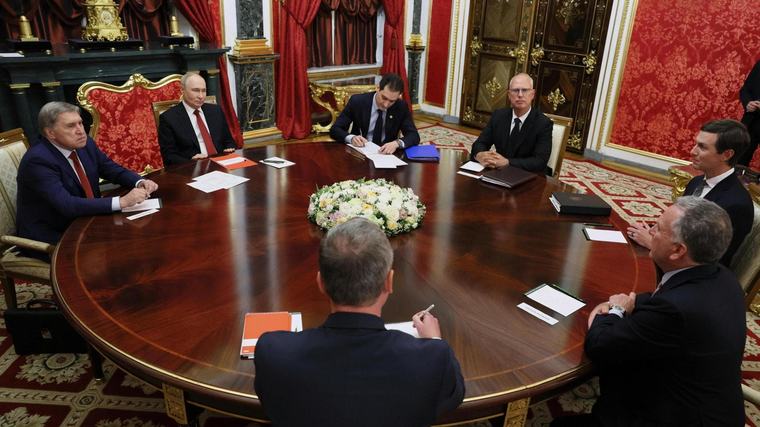 Gli inviati di Trump a Mosca, Putin: “Stop ai raid su Kiev, ma solo per tre giorni” |