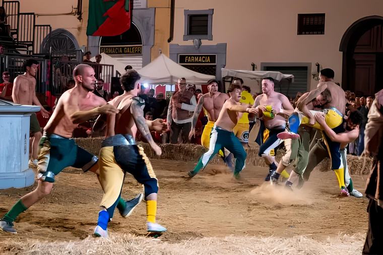 Gioco del Pozzo, Santa Maria trionfa: settima Mezzina per i gialli