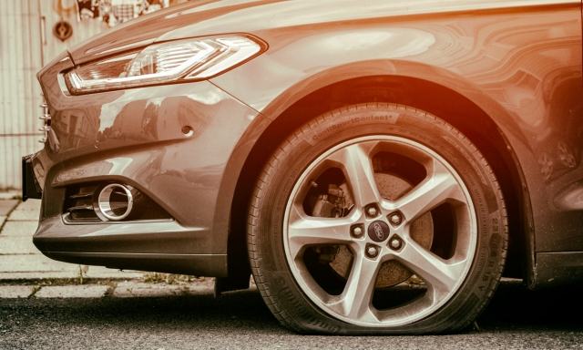 Gomme ovalizzate dopo una lunga sosta: perché succede e quando preoccuparsi
