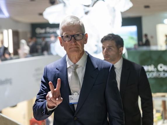Apple, in 15 anni Tim Cook ha guadagnato 880 milioni (e i soci hanno ricevuto mille miliardi)