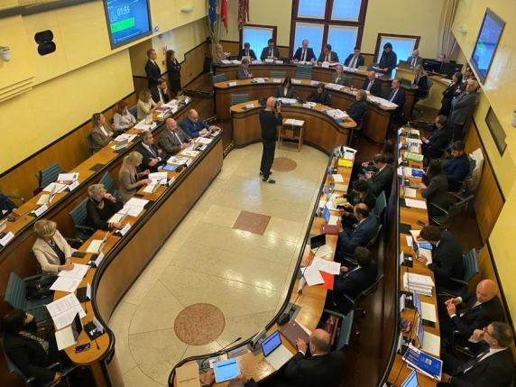 Il consiglio regionale la nuova legge sugli alloggi Erp: bandito a vita chi subaffitta. Puniti anche gli abusivi e chi li usa come B&B
