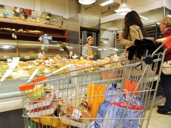 Prezzi, il Codacons: anche nel 2026 Napoli è la città più economica d’Italia