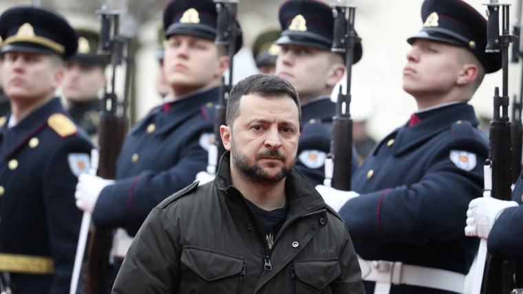 Zelensky: "Dalla Russia duemila droni e 1600 bombe contro l'Ucraina in una settimana"