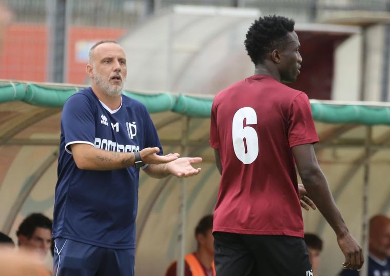 Debutto amaro per il Pontedera in Serie D. La tripletta di Valmori manda i granata ko