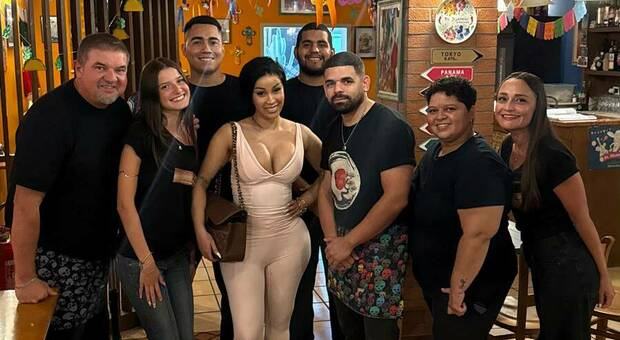 Cardi B e Okoye, i titolari del locale in cui la coppia ha cenato: «Lei non si atteggia da star. È molto simpatica»