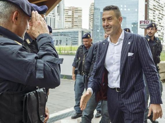 Indagine sui militari nel partito di Vannacci. Il divieto di svolgere attività politiche per le divise «in servizio attivo»