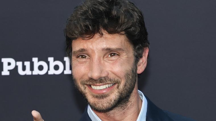 Affari Tuoi, botta e risposta velenoso tra Stefano De Martino e Herbert Ballerina