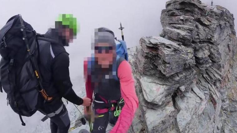 Lite a 3mila metri sul Grossglockner, supera gli alpinisti e poi li minaccia: "Taci, sono una guida"