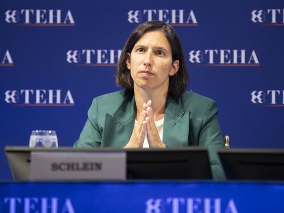 A Cernobbio l'opposizione viene bocciata dal sondaggio in platea: il 68% approva il governo