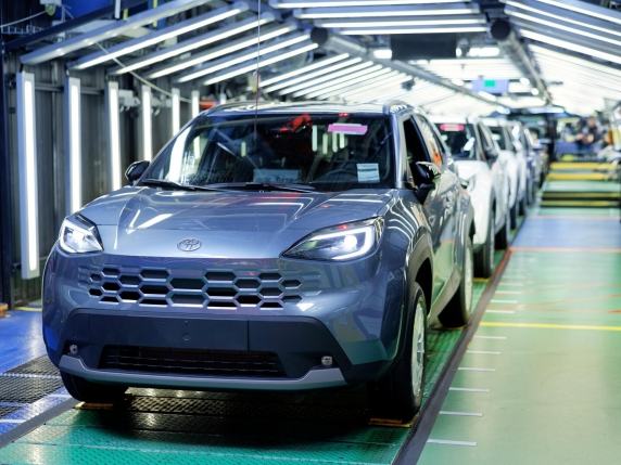 Toyota: «L’ibrido? La nostra forza. Siamo il brand straniero preferito dagli italiani. Lo stop ai motori termici? Da ripensare»