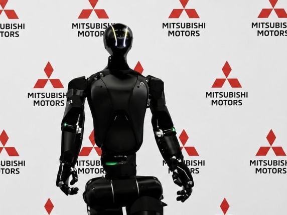 Robot umanoidi negli impianti Mitsubishi al posto degli operai: il Giappone risponde alla carenza di manodopera con l'Ai